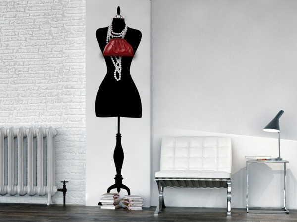 stickers chambre stickers-chambre-crochets-vêtements-20-idées-entrée-mannequin-noir-murs-blancs-fauteuil-blanc