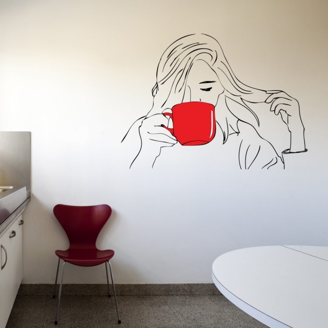 stickers-muraux-cuisine-25-idées-originales-fille-café-tasse-rouge 