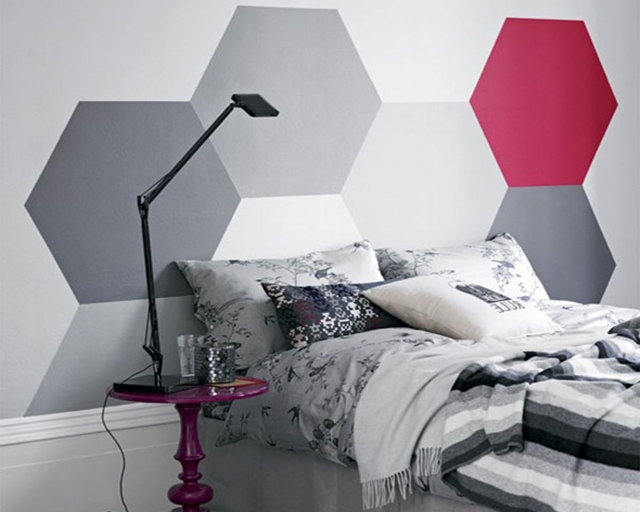 tête-de-lit-originale-chambre-à-coucher-grand-lit-formes-géometriques