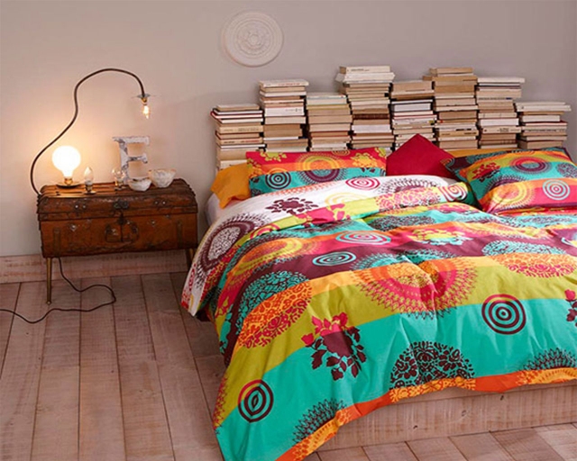 tête de lit originale chambre-coucher-rangement-livres
