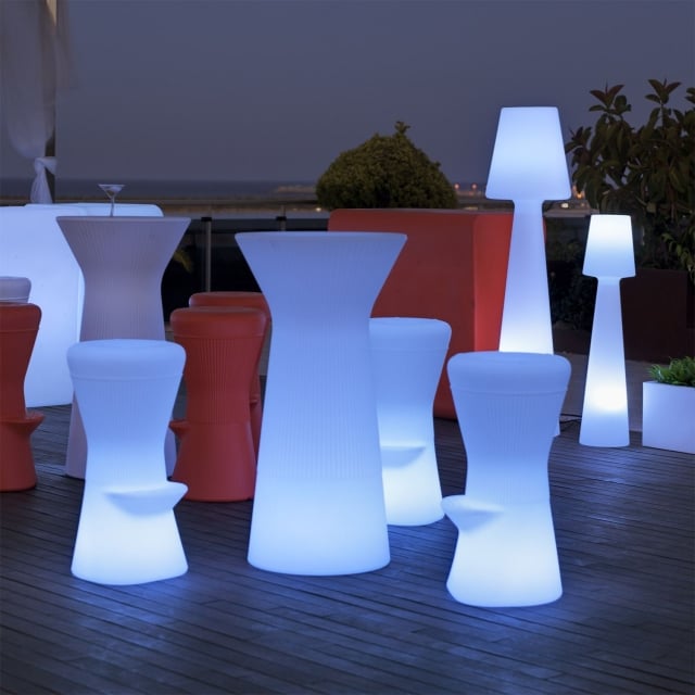 table-haute-bar-moderne-matériaux-acryliques-lumineux