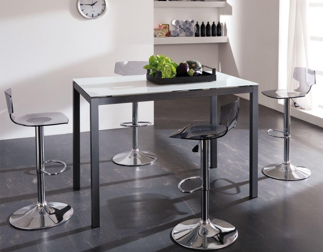 table-haute-bar-moderne-rectangulaire-pieds-noirs-dessus-blanc table haute