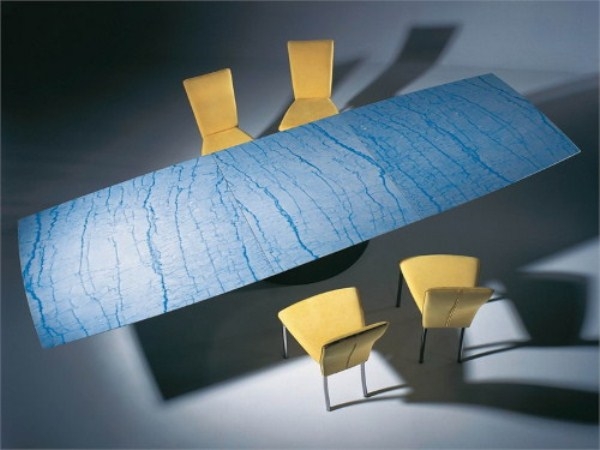 table-manger-20-idées-design-moderne-innovant-bleue-longue-élégante