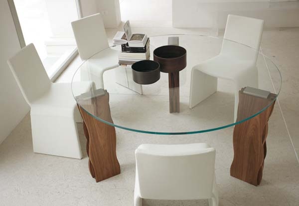 table à manger table-manger-20-idées-design-moderne-innovant-verre-pieds-bois-design-élégant