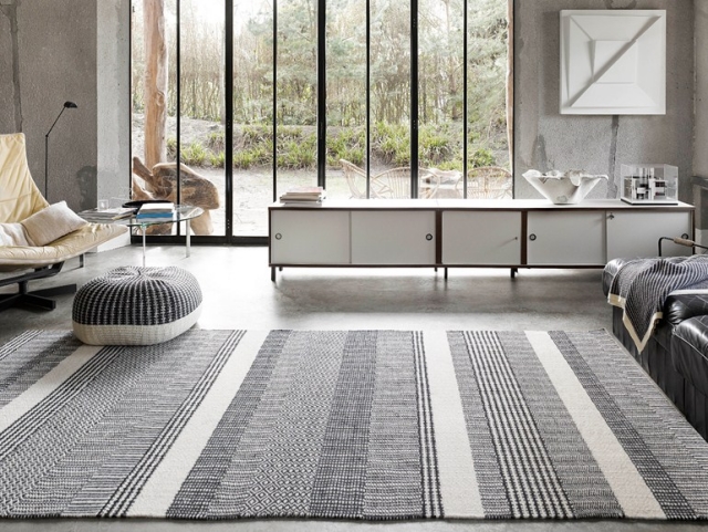 tapis-contemporain-design-22-idées-originalité-PELLO-WEAVE-Casalis-rayures-gris-blanc-rectangulaire