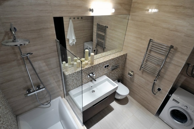 aménagement-salle-bains-revêtement-mural-aspect-bois aménagement salle de bains