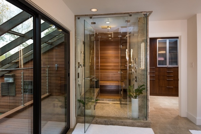 aménagement-salle-de-bains-sauna-banc-bois-porte-verre