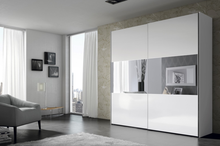 armoire-dressing-blanche-design-élégant-miroirs-chambre-coucher-blanche-moderne