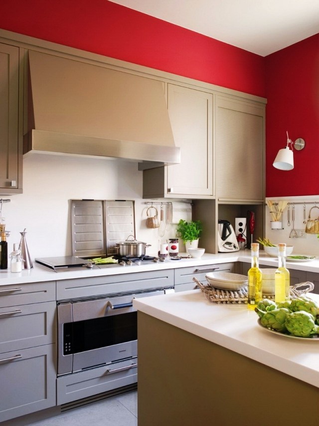 armoires de cuisine blanches murs-rouges