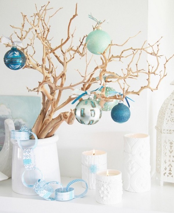 brico-Noël-arbre-Noel-décoratif-branches-boules-Noel-bleu-blanc