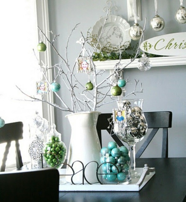 brico-Noël-boules-Noel-bleu-vert-branches-vase-blanc brico de Noël