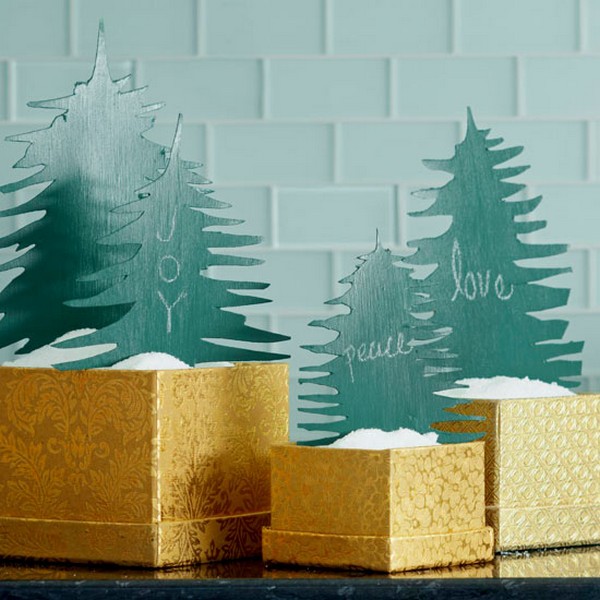 brico-Noël-sapins-verts-carton-boîtes-couleur-sable brico de Noël