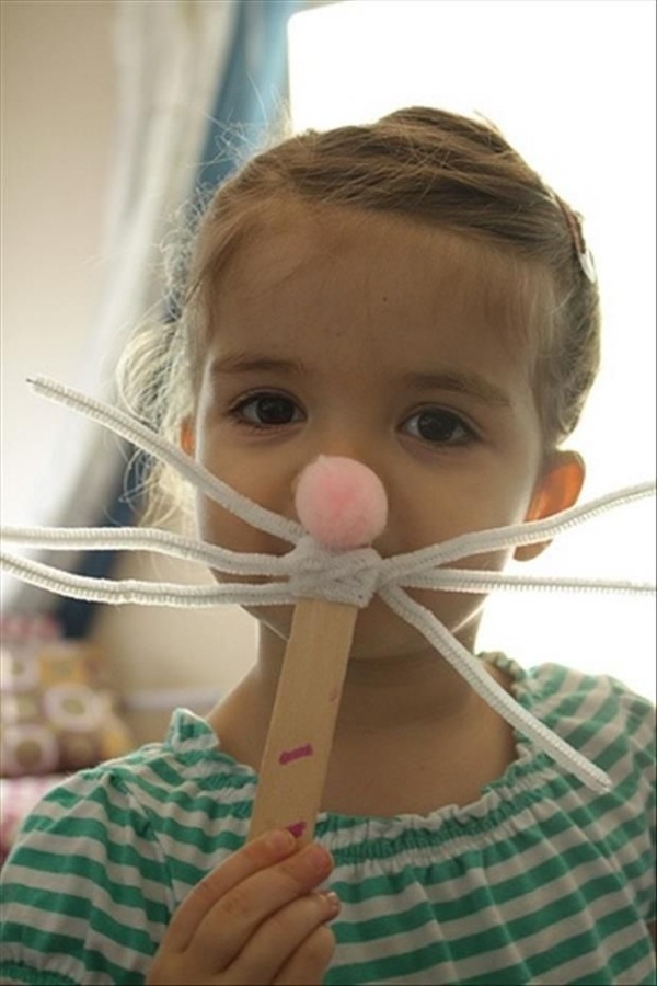 bricolage-Pâques-fête-enfants-moustaches-lapin-DIY