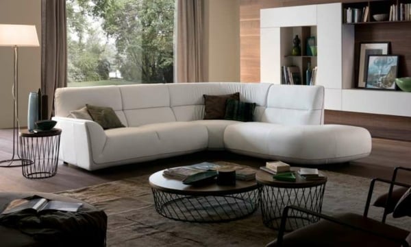 canapé-angle-blanc-design-moderne-salon-accueillant