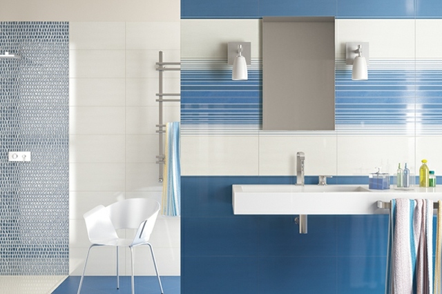 carrelage-mural-salle-bains-blanc-bleu-effet-miroir