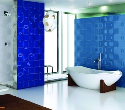 carrelage-mural-salle-bains-bleu-cobalt-ciel-vert