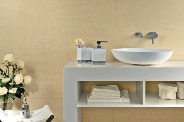 carrelage-mural-salle-bains-couleur-beige-vasque-ronde-blanche
