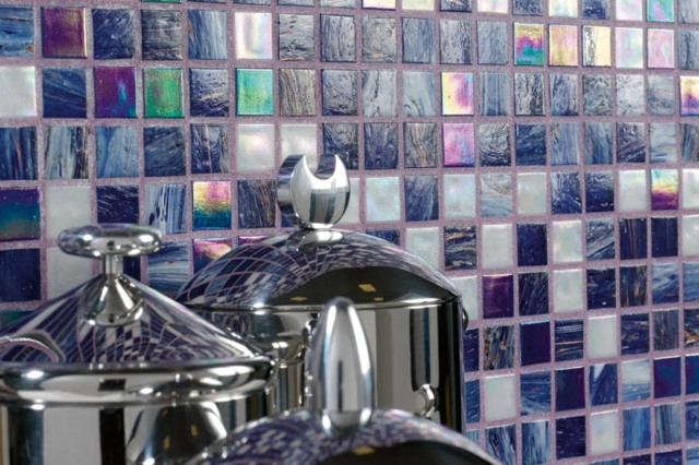 carrelage mural salle de bains carrelage-mural-salle-bains-multicolore-mosaique-bleu-blanc