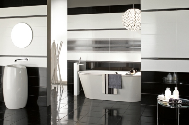 carrelage-mural-salle-bains-noir-blanc-finition-brillante carrelage mural salle de bains