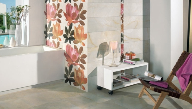 carrelage-salle-de-bains-moderne-morif-floral-chaise