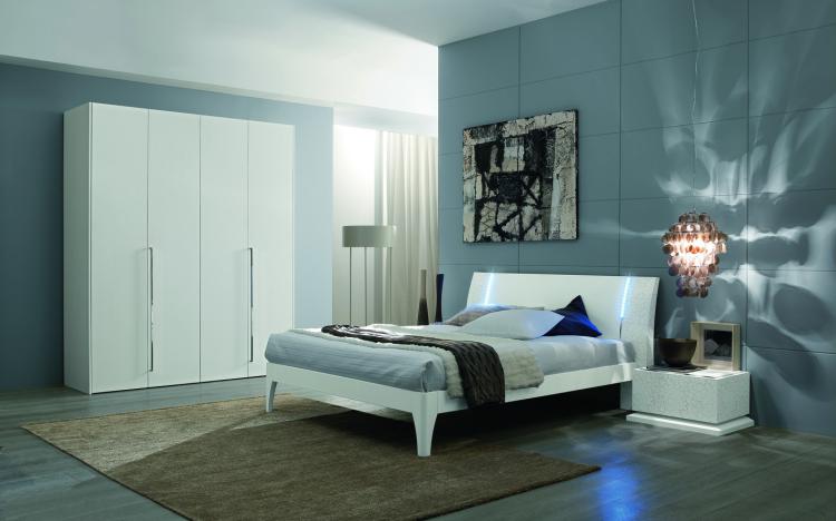 chambre-coucher-complète-lit-deux-places-lit-beige-dressing-parquet-gris-panneau