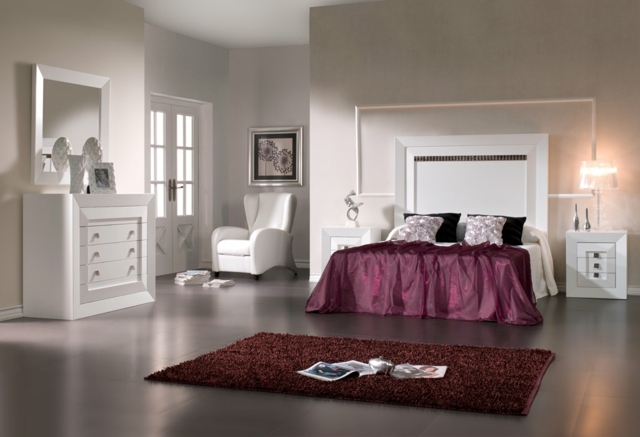 chambre-coucher-complète-mobilier-blanc-literie-pourpre-blanc