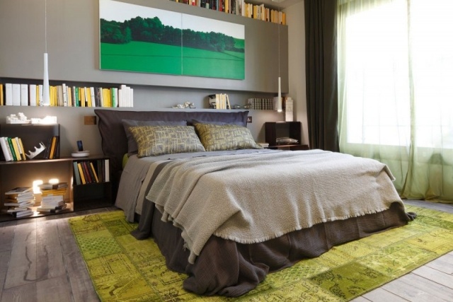 chambre-coucher-moderne-tapis-vert-anis-literie-marron-tableu-vert-élégant-étagères chambre à coucher contemporaine