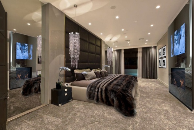 chambre-luxe-mur-carreaux-simili-cuir-miroir-cheminée