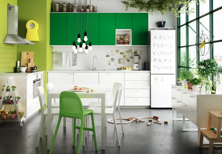 couleur cuisine -blanc-vert-peinture-murale-vert-anis-ikea