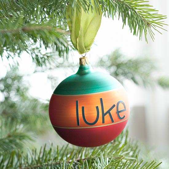 déco-de-Noël-DIY-boules-decorative-ruban-vert