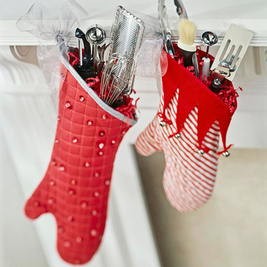 déco-de-Noël-DIY-gants-rouge-ustensile-cuisine