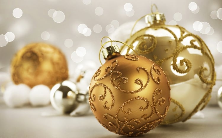 déco-de-Noël-boules-decoratives-brillance