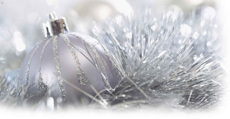 déco-de-Noël-boules-decoratives-couleur-argent