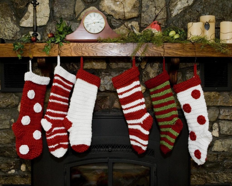 déco-de-Noël-manteau-cheminee-chaussette-decoratives
