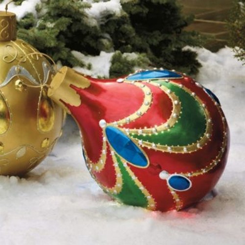 décoration-Noël-extérieur-boules-Noël-verre-rouge-accents-couleurs décoration de Noël extérieur