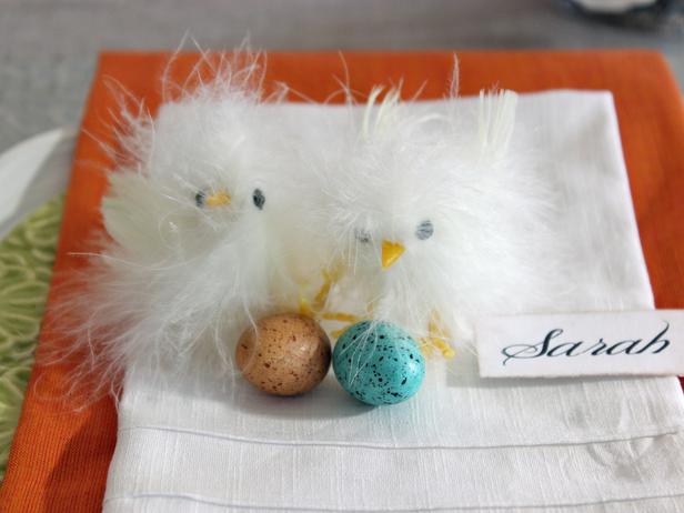 décoration-Pâques-oeufs-chocolat-oiseaux-duveteux décoration de Pâques