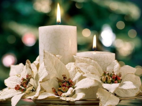 décoration-bougies-Noël-blanches-fleurs-étoile-Noel