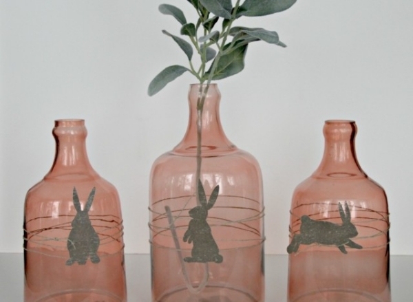 décoration-de-Pâques-dessins-lapins-bouteilles