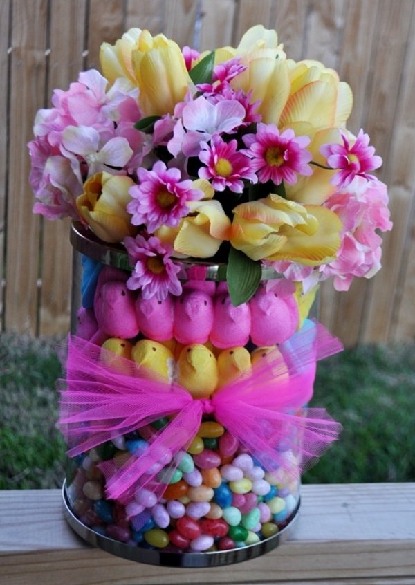 décoration-de-Pâques-fleurs-printannier-tulipes-oeufs-ruban