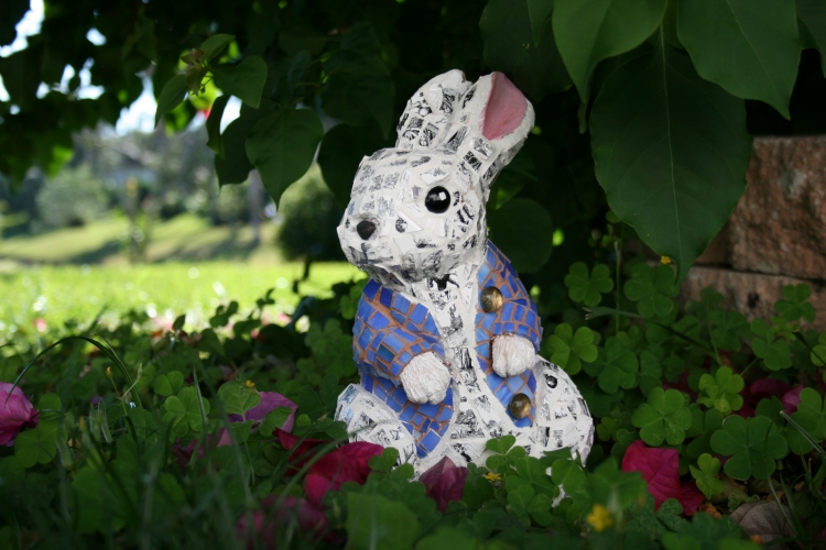 décoration-de-Pâques-lapin-figurine-jardin