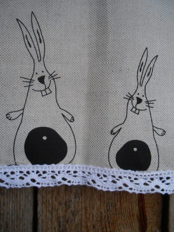 décoration-de-Pâques-lapins-dessins-nappe