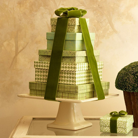 décoration-de-table-Noël-idées-originales-cadeaux-boites-ruban-vert