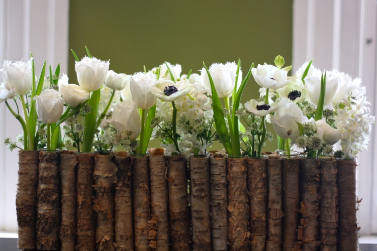 décoration-florale-printemps-tulipes-blanches-anémones décoration florale