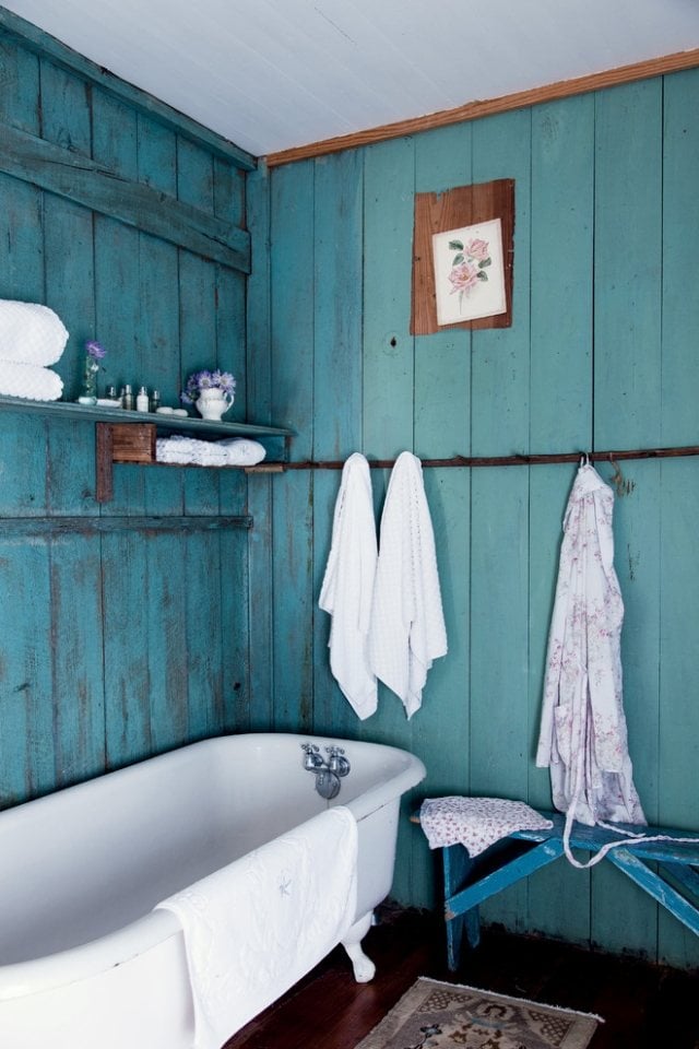 décoration salle de bains vintage lambris-turquoise