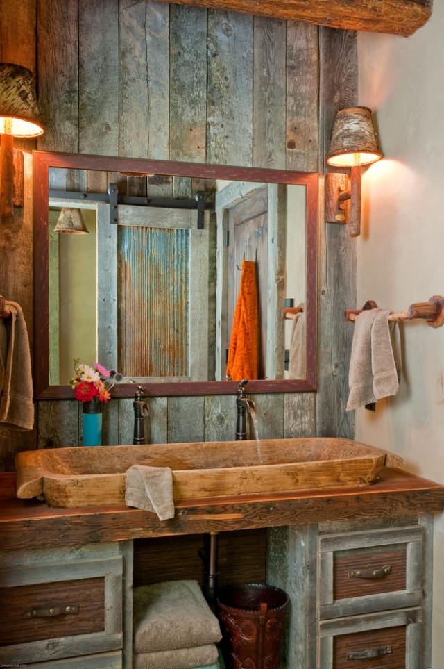 décoration salle de bains vintage lambris-vasque-bois