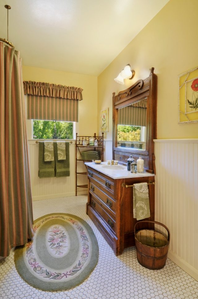 décoration salle de bains vintage meuble-bois-massif