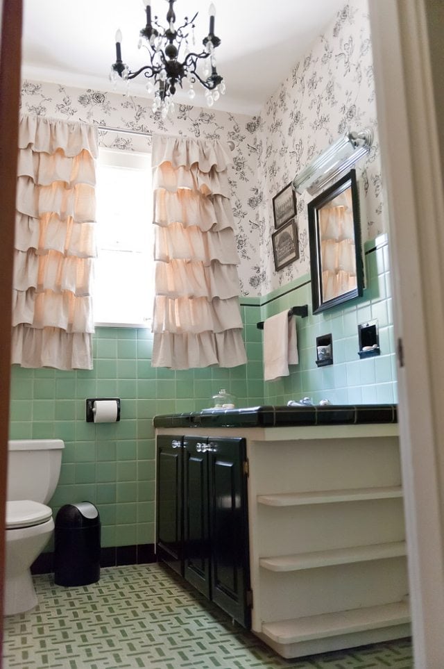 décoration salle de bains vintage rideaux-froufrous