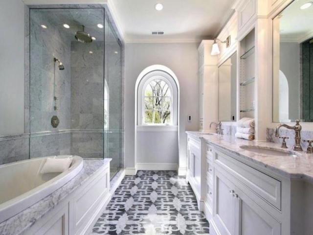 design salle de bains cabine douche baignoire marbre
