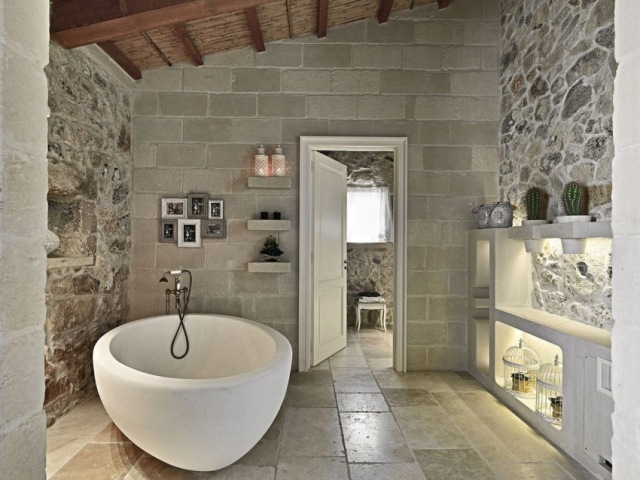 design salle de bains moderne pierre baignoire oeuf cactus