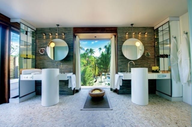 design salle bains symetrique lavabos colonnes